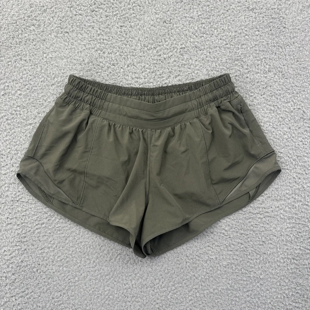 Lululemon Hotty Hot Shorts Low Rise 2.5